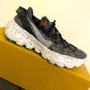 Nike Space Hippies 04 (Black)